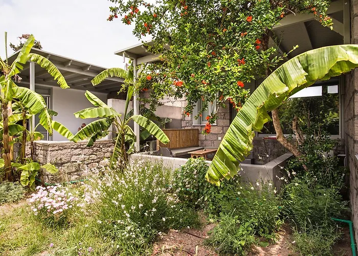 Melagrana アパートホテル アダマス