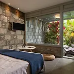 Melagrana Apartahotel 4*
