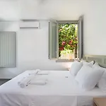 Aparthotel Melagrana Adamantas (Milos)