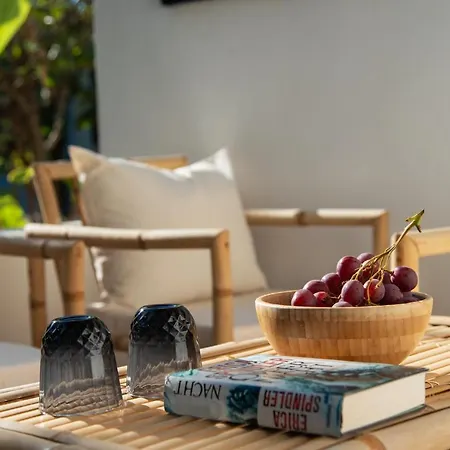 Apartahotel Melagrana Adamantas (Milos)