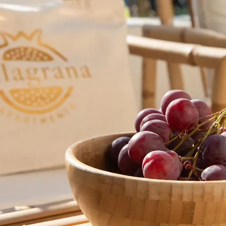 Melagrana Apartahotel Adamantas (Milos)
