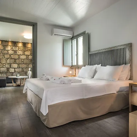 Melagrana Adamantas (Milos)