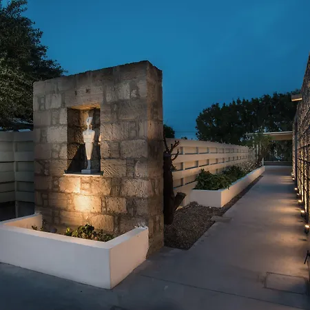 Aparthotel Melagrana Adamantas (Milos)