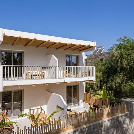 Melagrana Aparthotel Adamantas (Milos)