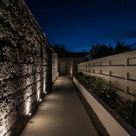 Melagrana Lägenhetshotell Adamantas (Milos)