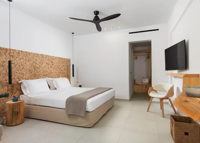 Melagrana Adamantas (Milos)