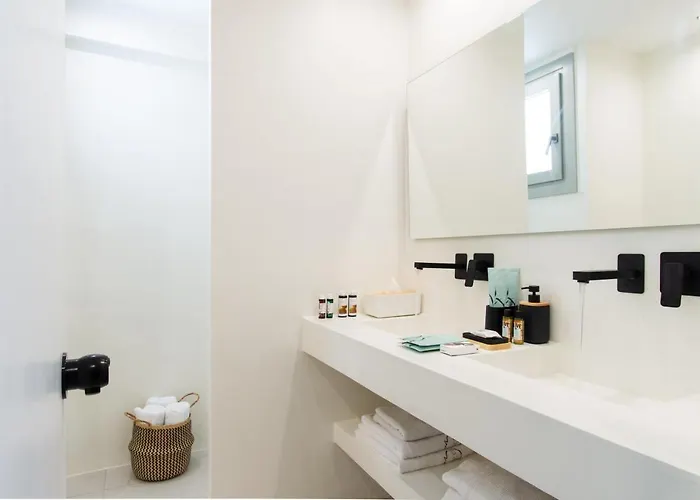 Aparthotel Melagrana Adamantas (Milos)