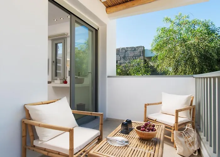 Melagrana Aparthotel Adamantas (Milos)