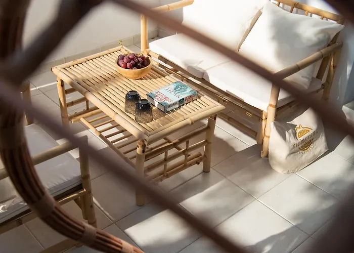 Melagrana Aparthotel Adamantas (Milos)