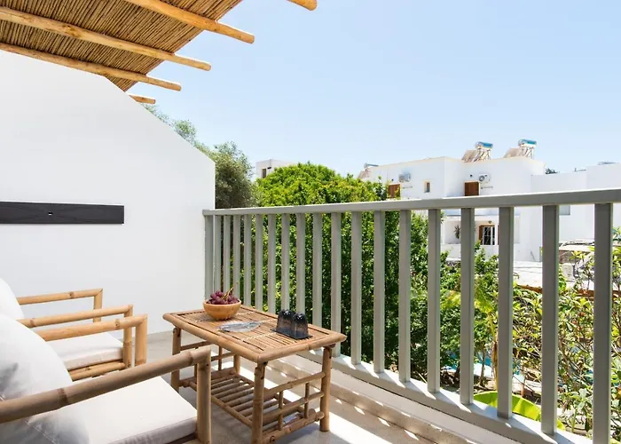 Melagrana Adamantas (Milos)