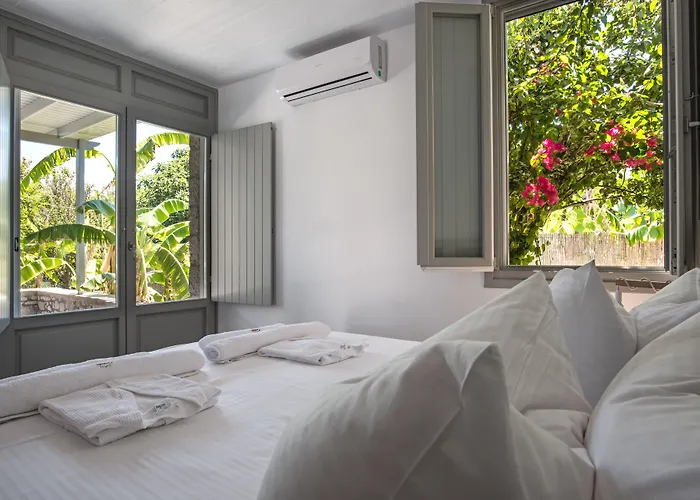 Aparthotel Melagrana Adamantas (Milos)