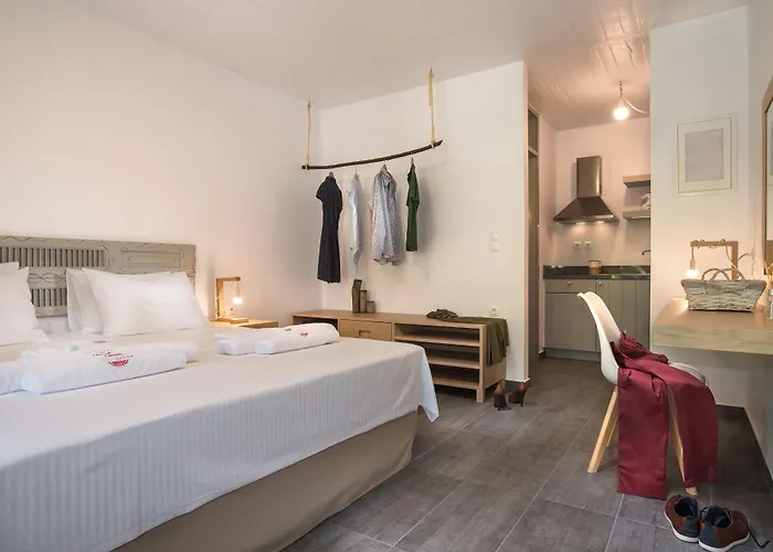 Melagrana 4* Adamantas (Milos)