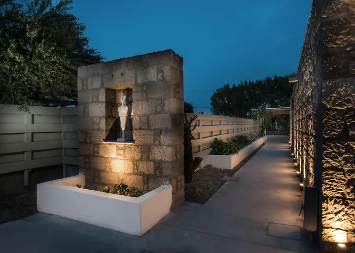 Aparthotel Melagrana Adamantas (Milos)