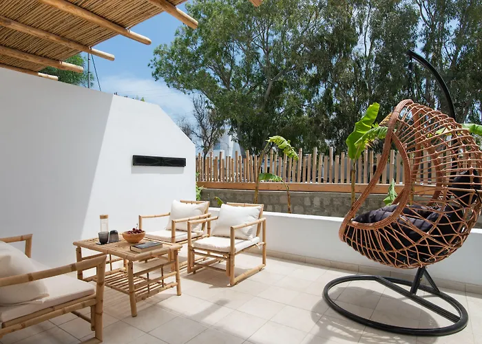 Melagrana Aparthotel Adamantas (Milos)