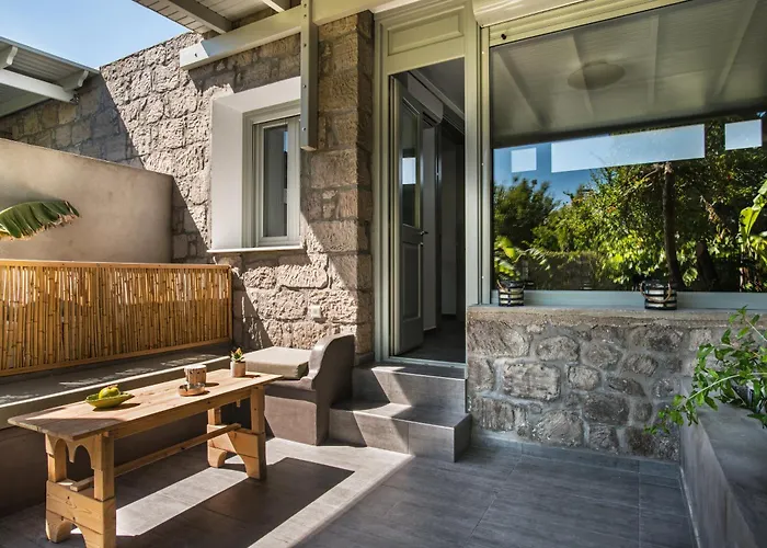 Aparthotel Melagrana Adamantas (Milos)